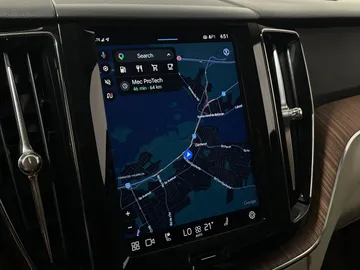 2022 Volvo XC60 - image 28