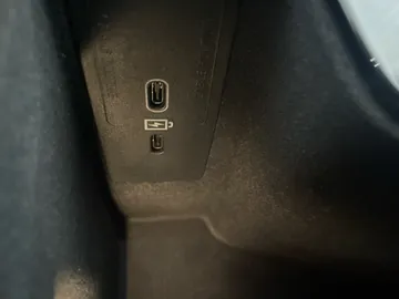 2022 Volvo XC60 - image 31