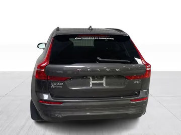 2022 Volvo XC60 - image 13