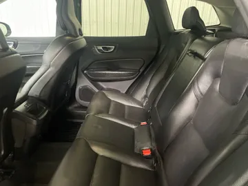 2022 Volvo XC60 - image 16
