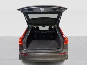 2022 Volvo XC60 - image 14