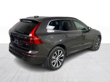 2022 Volvo XC60 - image 15