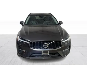 2022 Volvo XC60 - image 9
