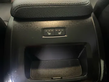 2022 Volvo XC60 - image 29