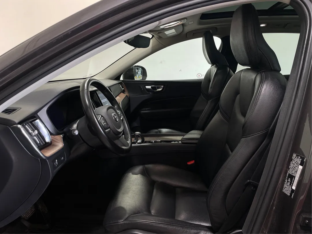 2022 Volvo XC60 — photo 3