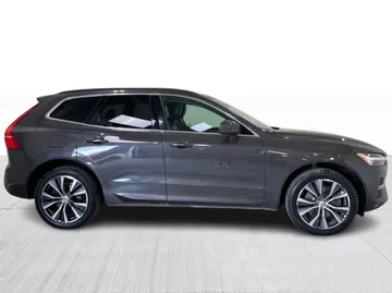 2022 Volvo XC60 - image 2