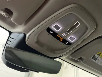2022 Volvo XC60 - image 17