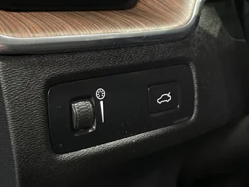 2022 Volvo XC60 - image 32