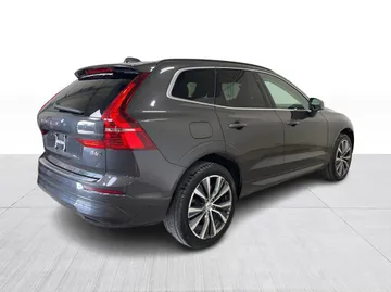 2022 Volvo XC60 - image 15