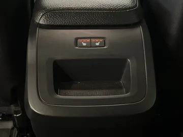 2022 Volvo XC60 - image 34