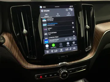 2022 Volvo XC60 - image 31
