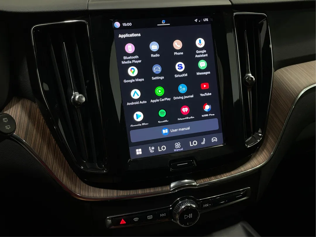 2022 Volvo XC60 — photo 7