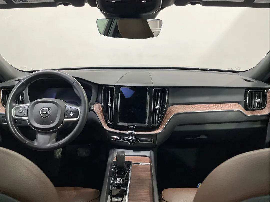 2022 Volvo XC60 — photo 4