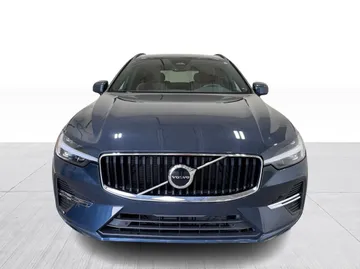 2022 Volvo XC60 - image 9