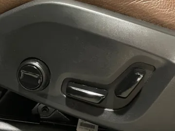 2022 Volvo XC60 - image 19