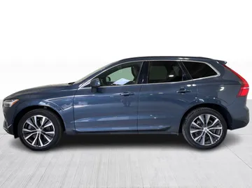 2022 Volvo XC60 - image 11