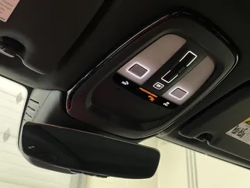 2022 Volvo XC60 - image 17