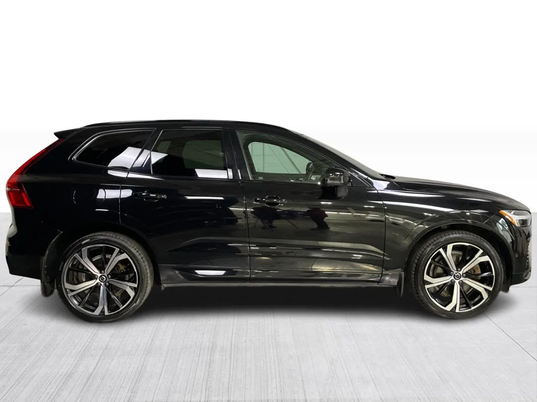 2022 Volvo XC60 — photo 2