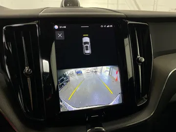 2022 Volvo XC60 - image 22