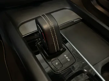 2022 Volvo XC60 - image 30