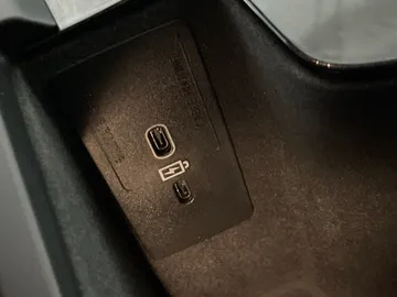 2022 Volvo XC60 - image 29