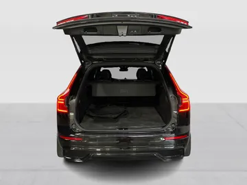 2022 Volvo XC60 - image 13