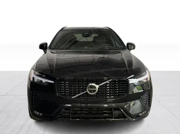 2022 Volvo XC60 - image 8
