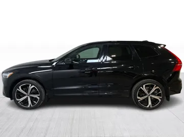 2022 Volvo XC60 - image 11