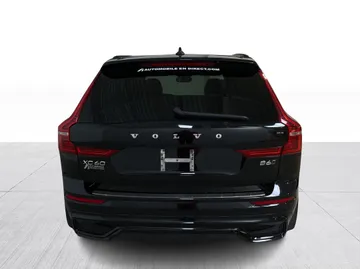 2022 Volvo XC60 - image 13