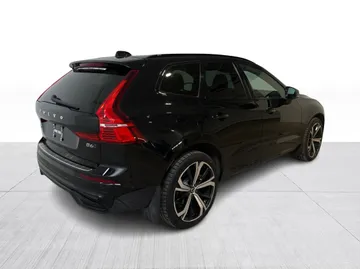 2022 Volvo XC60 - image 15