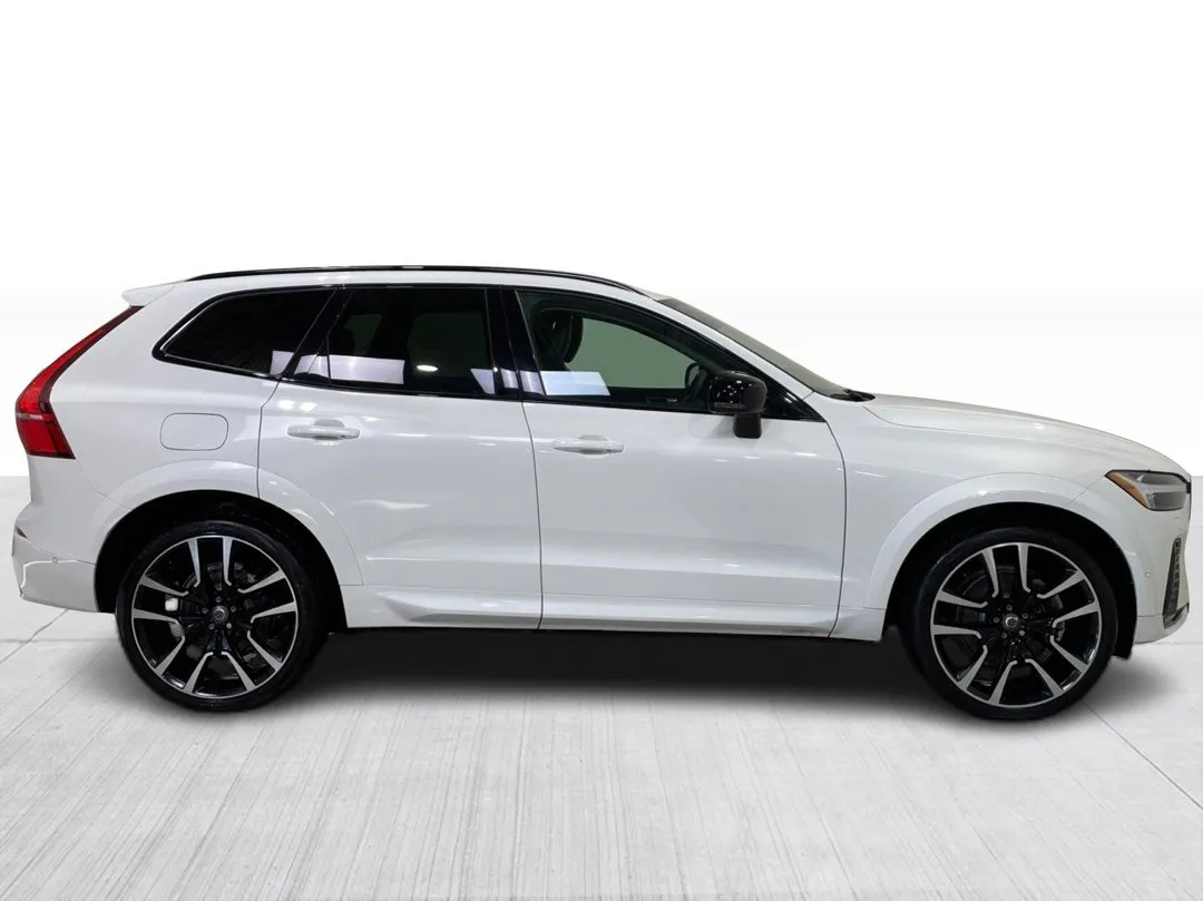 2023 Volvo XC60 — photo 2