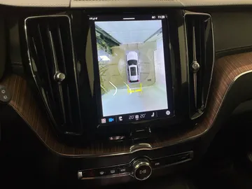 2023 Volvo XC60 - image 23