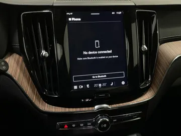2023 Volvo XC60 - image 28