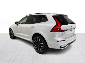 2023 Volvo XC60 - image 12
