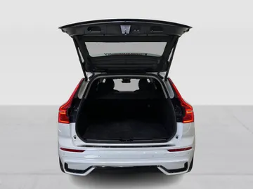 2023 Volvo XC60 - image 14