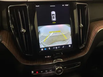 2023 Volvo XC60 - image 22