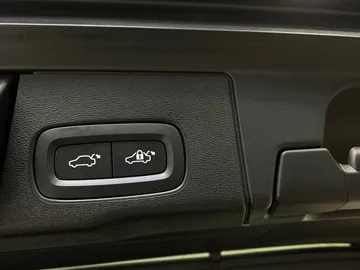 2023 Volvo XC60 - image 35