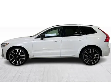 2023 Volvo XC60 - image 11