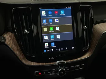 2023 Volvo XC60 - image 8