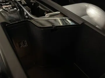 2021 Volvo XC60 - image 26