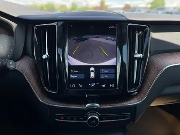 2021 Volvo XC60 - image 21