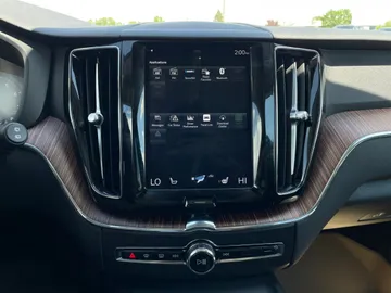 2021 Volvo XC60 - image 28