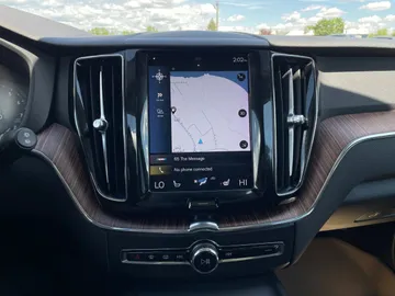 2021 Volvo XC60 - image 20