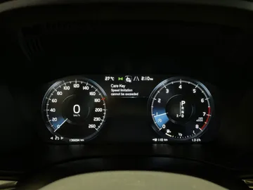 2021 Volvo XC60 - image 16