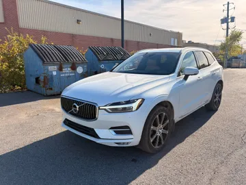 2021 Volvo XC60 - image 3