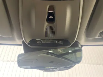 2019 Volvo XC60 - image 16