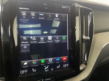 2019 Volvo XC60 - image 32