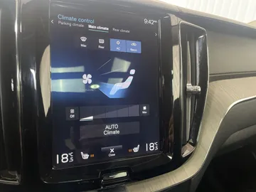 2019 Volvo XC60 - image 26