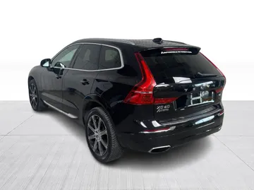 2019 Volvo XC60 - image 11
