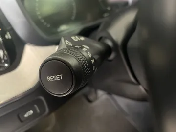 2019 Volvo XC60 - image 19